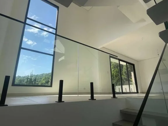 Imagem Cond. Vila Verde (Km 36 R.Tavares) - Zero Km, moderna, 3 sts, piscina!