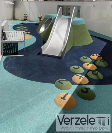 Imagem Apartamento 4 ou + dormitórios para Venda em Balneário Camboriú / SC no bairro Centro
