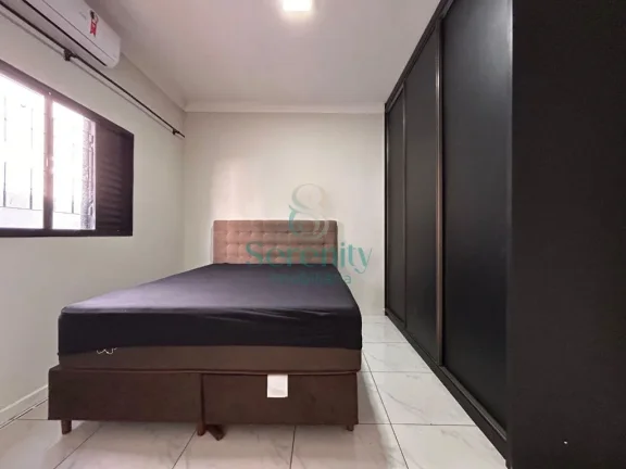 Imagem Casa Mobiliada para alugar no Jardim Tókio - 3 dormitórios - 1 suíte – 1 vaga - R$ 3.500,00/mês - Jardim Tókio - Londrina/PR