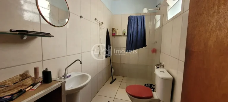 Imagem Imóvel à venda em Campo Grande-MS: Casa com 3 quartos, 2 salas, 2 banheiros e 3 vagas na Coronel Antonino!