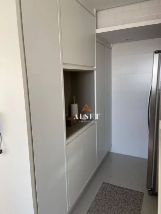 Imagem Apartamento reformado com 2 suítes no Anália Franco