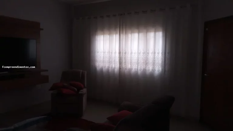 Imagem Casa para Venda em Araras, Jardim Santa Olívia II, 3 dormitórios, 1 suíte, 1 banheiro, 1 vaga