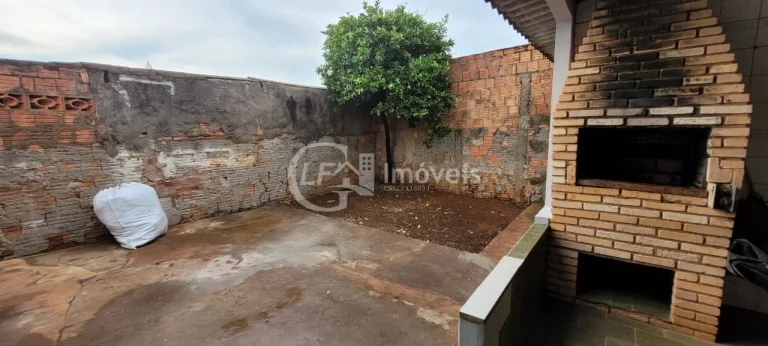 Imagem Casa para locação em Campo Grande-MS, Vila Moreninha II: 4 quartos, 1 suíte, 1 sala, 2 banheiros, 2 vagas de garagem, 80m².