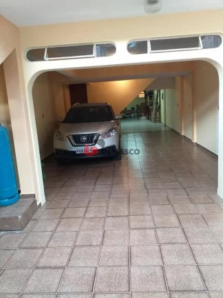 Imagem Sobrado à venda 3 Quartos, 1 Suite, 7 Vagas, 224M², Campestre, Santo André - SP