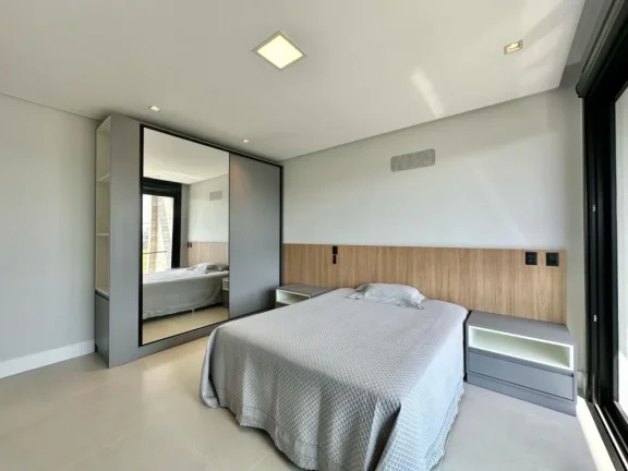 Imagem Casa em Condominio 5 Dormitórios - Bairro --