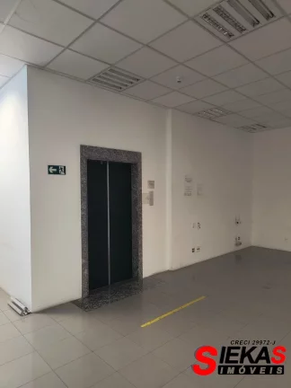 Imagem Galpão para locação no bairro Maranhão, São Paulo-SP: 6 salas, 4 banheiros, 1 vaga de garagem e 1.614m² de área.
