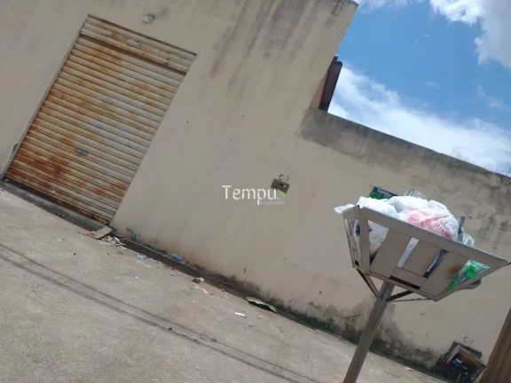 Imagem Casa em rua comercial bairro capuava Goiania -Go