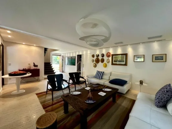 Imagem ? Casa de Luxo à Venda no Porto Busca Vida Resort | 4 Suítes + Gabinete | Mobiliada | 400m²