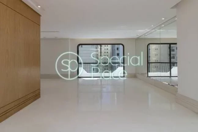 Imagem Lindo apartamento com 293m2 de área privativa, 4 dormitórios ( 2 suítes) e 3 vagas na garagem. Ap...