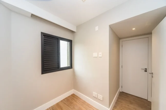 Imagem Apartamento 93M² Reformado, 3Q, 1 Suíte, 2 Banheiros, 2 Vagas, Varanda, Piscina, Academia, Churrasqueira, Playground, Salão de Festas e Jogos, Quadra.