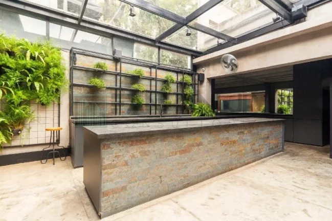 Imagem Casa comercial de alto padrão no Jardim América, São Paulo-SP: 5 quartos, 5 salas, 5 banheiros, 6 vagas - 380m². Confira!