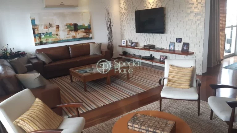 Imagem Apartamento com 240m², 4 dormitórios, sendo 3 suítes, 4 vagas, living para 3 ambientes, varanda, ...