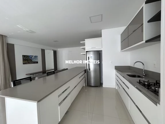 Imagem Apartamento á venda com 03 suítes localizado no Centro de Balneário Camboriú.