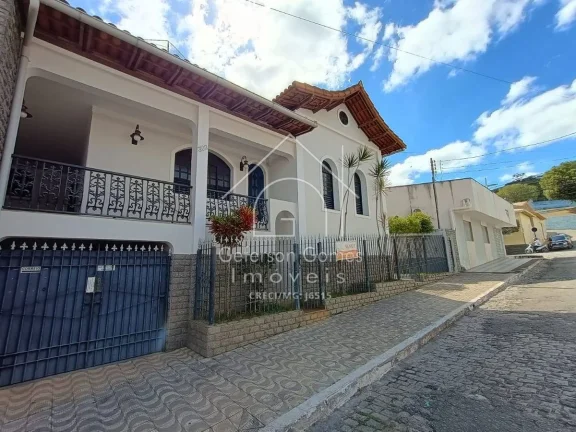 Imagem Casa à Venda com 7 quartos sendo 2 suítes, Centro - Mantena - MG