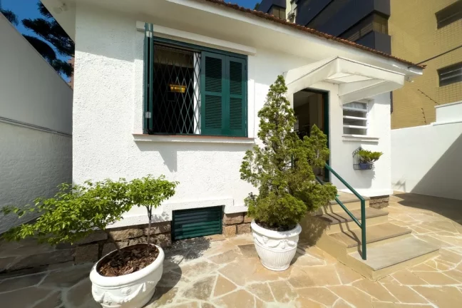 Imagem Casa à venda em Porto Alegre, Petrópolis, com 3 quartos, 85,7m2