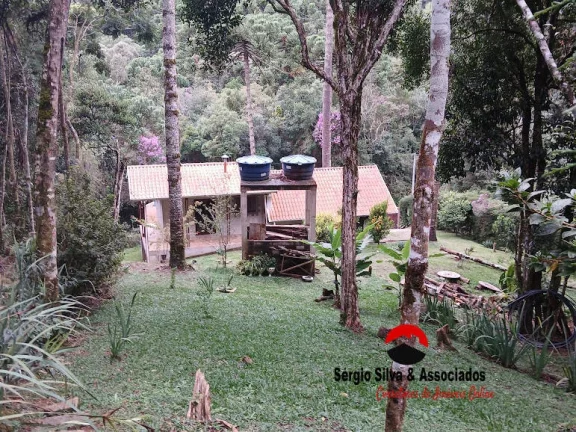 Casa a Venda Localizado no Condomínio Cidade do Sol em Campos do Jordão-SP.