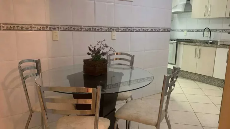 Imagem Apartamento Quadra mar 1 Suíte mais 2 Dormitórios e 2 Vagas na Garagem.