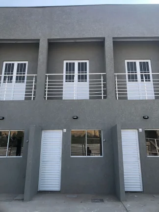 Imagem Casa para venda em Sorocaba, Vila Helena, 2 dormitórios, 2 banheiros