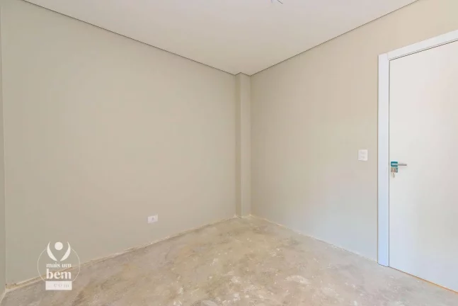 Imagem Sobrado 3 Suítes com QUINTAL, 228m², terraço com churrasqueira e 3 vagas de garagem à venda no Água Verde
