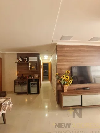 Imagem Apartamento 131 m²: 3 quartos, 2 vagas, varanda. Bairro tranquilo e área de lazer.