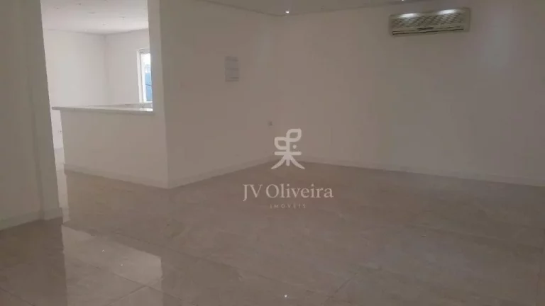 Imagem Casa em condomínio à venda, 300 m², 3 suítes, 4 banheiros, 4 vagas - Jardim Caiapia - Cotia/SP