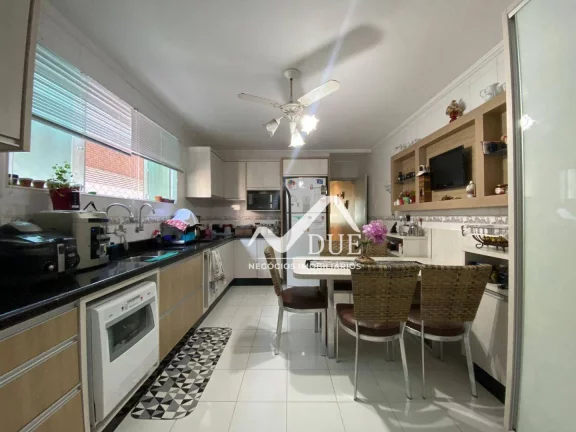 Imagem Sobrado com 4 dormitórios com piscina e area goumet à venda, 228 m² por R$ 1.300.000 - Embaré - Santos/SP