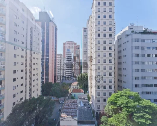 Imagem Apartamento amplo com living para 3 ambientes, terraço com vista livre, lavabo, 3 suítes com armá...