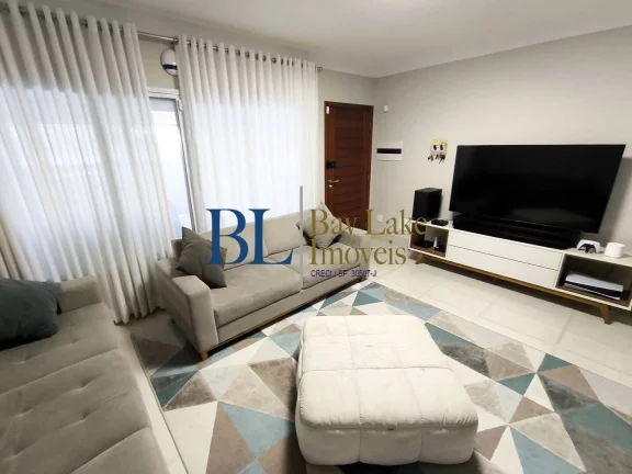 Imagem Casa Espaçosa com Quintal e Churrasqueira – 3 Quartos (1 Suíte) - 2 Vagas