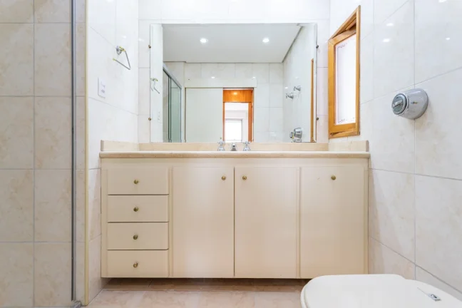 Imagem Apartamento 126M² Reformado, 3Q, 1 Suíte, 2 Banheiros, 1 Vaga, Churrasqueira, Salão de Festas, Portaria 24h.