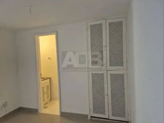 Imagem Sala comercial à venda em Ipanema, com 30m2, 1vaga na escritura, andar alto