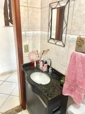 Imagem Casa independente duplex a venda com 3 quartos - Palmeiras - Cabo Frio/RJ