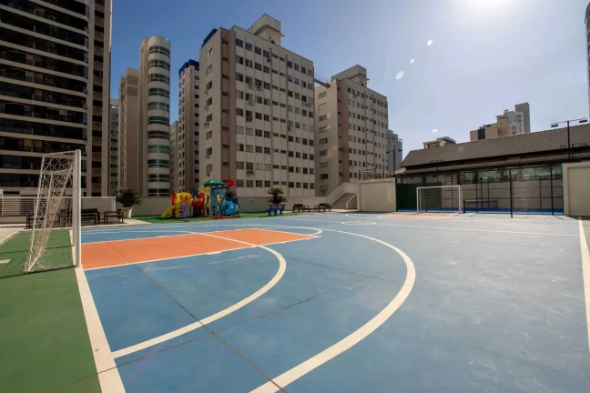 Imagem Apartamento diferenciado com 4 suítes e 5 vagas de garagem no Centro de Balneário Camboriú/SC