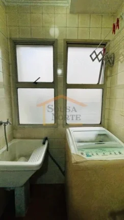 Imagem Apartamento com 36 m², 1 dormitório, 1 banheiro, sacada, possui armários planejados no dormitóri...
