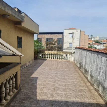 Imagem Esta espaçosa casa de 381 metros quadrados é ideal para uso residencial e comercial, situada em um...