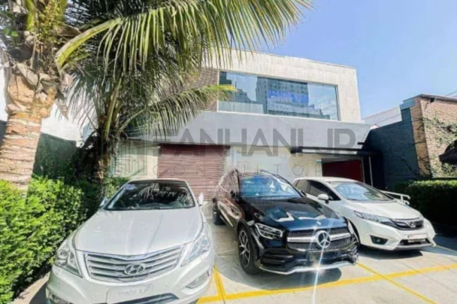 Imagem Casa Comercial à Venda/Locação em São Paulo-SP, Jardim América: 6 salas, 4 banheiros, 4 vagas, 350m²!
