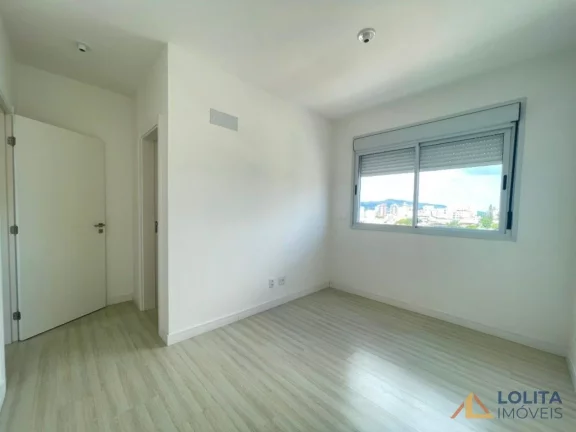 Apartamento de 3 quartos, sendo 1 suíte e 2 vagas de garagem à VENDA em Florianópolis/SC.