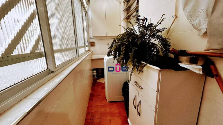 Imagem Apartamento com 2 dormitórios à venda, 64 m² por R$ 390.000 - Boqueirão - Santos/SP