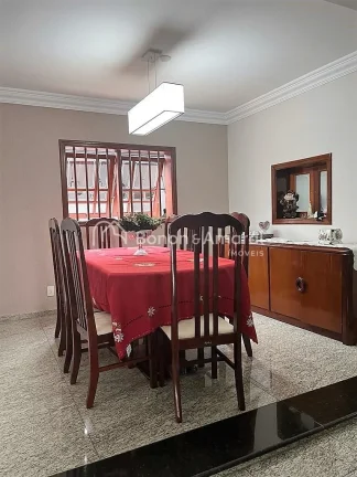 Imagem Esta casa é perfeita para quem busca uma localização privilegiada e segurança para sua família....