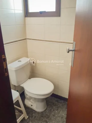 Imagem Descubra o conforto e a sofisticação deste amplo e espaçoso apartamento reformado, localizado no ...