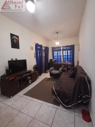 Imagem Imperdível! Casa à venda em Praia Grande-SP, bairro Tupi. 2 quartos, 1 sala, 2 banheiros, 1 vaga de garagem. Agende sua visita!