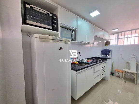 Imagem PITANGUEIRAS- UMA QUADRA DA PRAIA COM VISTINHA LATERAL , CONDOMÍNIO BAIXO , GARAGEM.