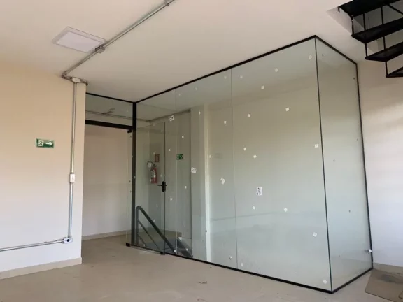 Imagem Barracão: Área do Terreno: 820,00 m² Área Construída 820 m² - Com recepção; 02 sala; 06 banh...