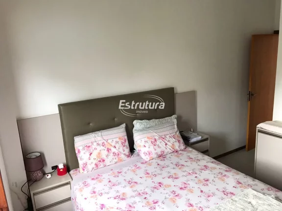 Imagem Casa semimobiliada com pátio amplo no bairro São José