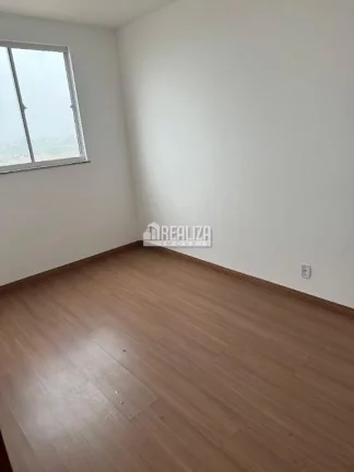 Imagem Apartamento à venda no -Condomínio Park Leopoldino, no bairro Parque do Mirante, Uberaba | 2 dormitórios, piscina e portaria 24h