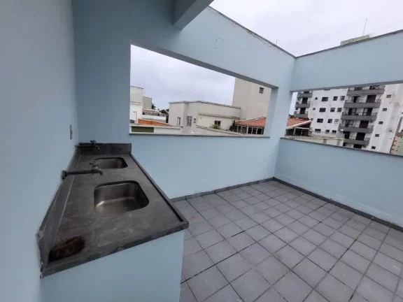 Imagem TOMBO – COBERTURA DUPLEX, LOCALIZAÇÃO PRIVILEGIADA, AMPLO, CLARO E SUPER AREJADO, 130 M² ÚTEIS, GARAGEM NO PRÉDIO.