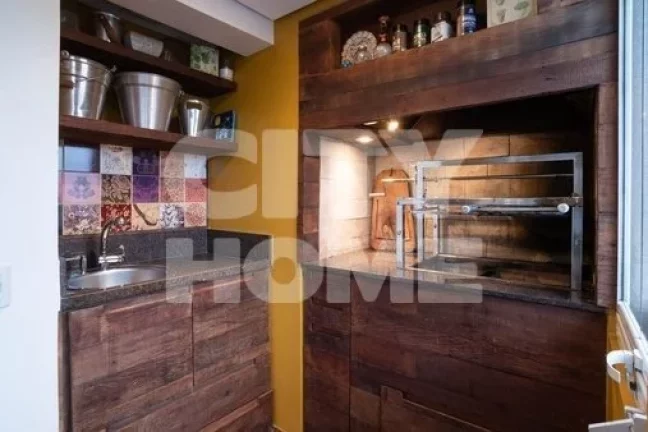 Imagem Apartamento de 238m² resultado de uma junção de dois aptos criada pela construtora durante a obra...