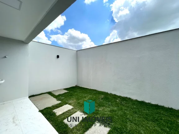 Imagem A venda uma linda casa duplex com 3 quartos sendo 2 Suítes, acabamento de alta qualidade - Guarapari