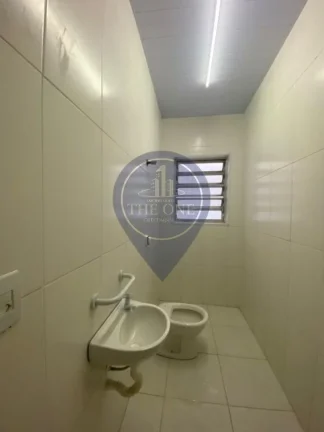 Imagem Imóvel Comercial de Alto Padrão em São Paulo-SP: 8 Salas, 1 Banheiro, 3 Vagas, 400m² na Água Funda!