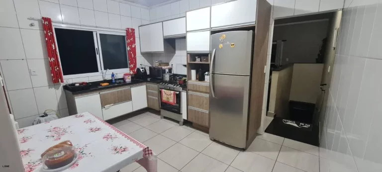 Imagem Sobrado para Venda em Praia Grande / SP no bairro Sítio do Campo