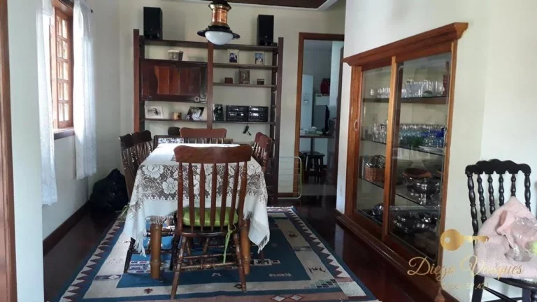 Imagem Casa em Condomínio para Venda em Teresópolis / RJ no bairro Quebra Frascos